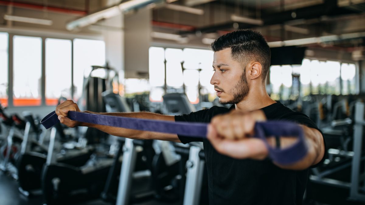 8 Shoulder Warm-Up Exercises To Kick-Start Your Upper-Body Sessions ...